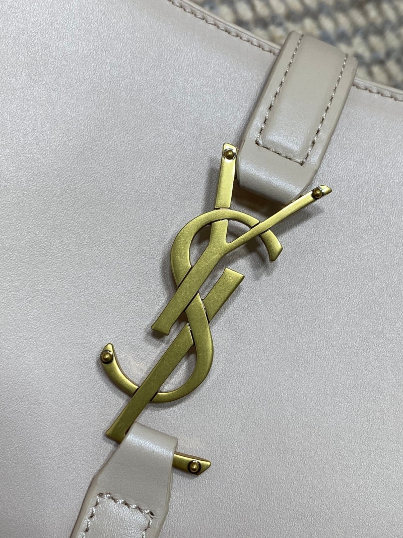 Y51 hobo bags
